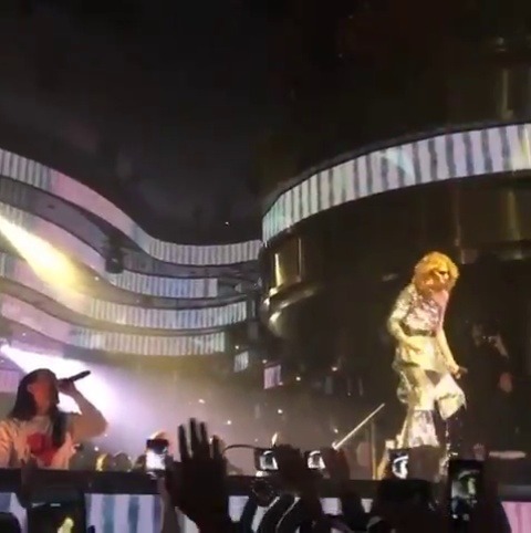 bobbyverse:  sharapwna: im celine dion laying down at an edm concert and raising my fists  My heart will go OFF