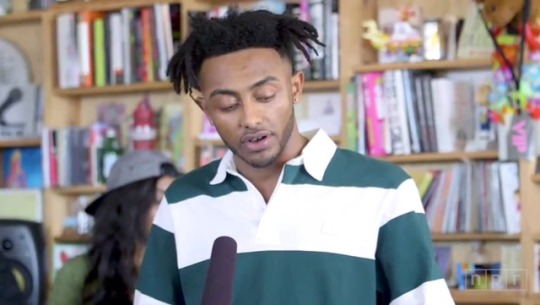 aisselectric:  lividlovers: seawitchedd:  Aminé TINY DESK CONCERT  the transition to Caroline is soo sweeet tho and it just 😩👏🏾👏🏾   “If you ain’t black don’t say it”