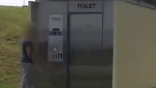 holdbacktheflow: I love how desperate he was. Couldn’t keep his hands off his dick, considers pissing on the side of the restroom. And of course I love be floods his pants when scared. 
