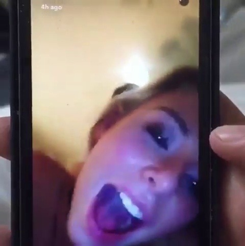 best-part-of-college:  Some friends just cannot resist the hoe life on snapchat