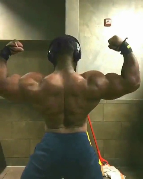 davidhotboy2004:  Thick boy!  Yes gawd he is big mmm