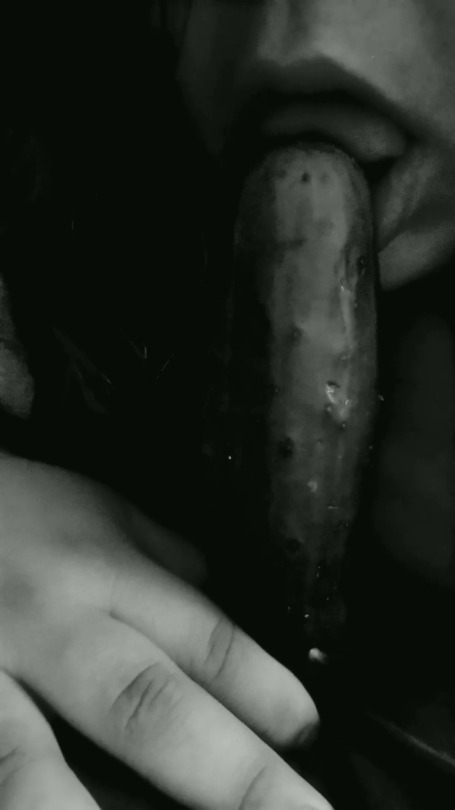 abbygale-lluxxe:  FYI: BBWs give the best head… who wants to find out for themselves?? 🍆