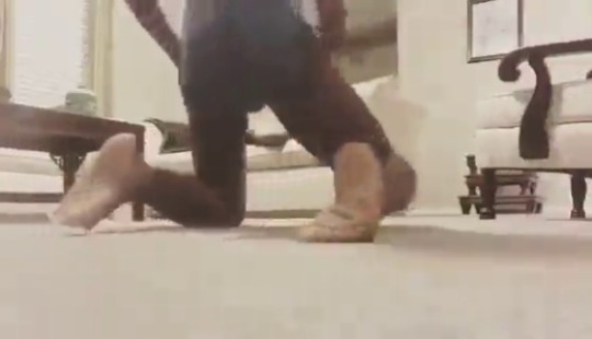 amaldadoll:  Who ever said skinny boys couldn’t twerk 😈