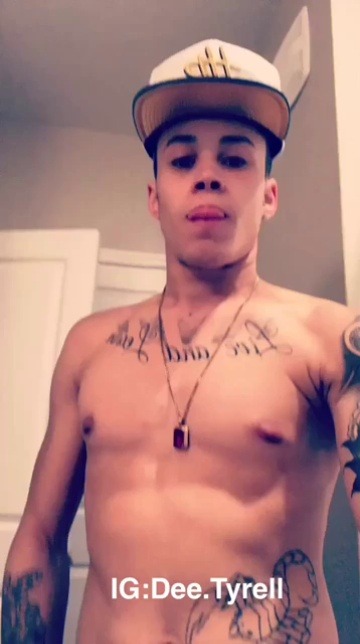 betocheto17: d-xrated: Snapchat: Dereck.Xrated Follow betocheto17 for more 🔥 content!   Dammm daddy!