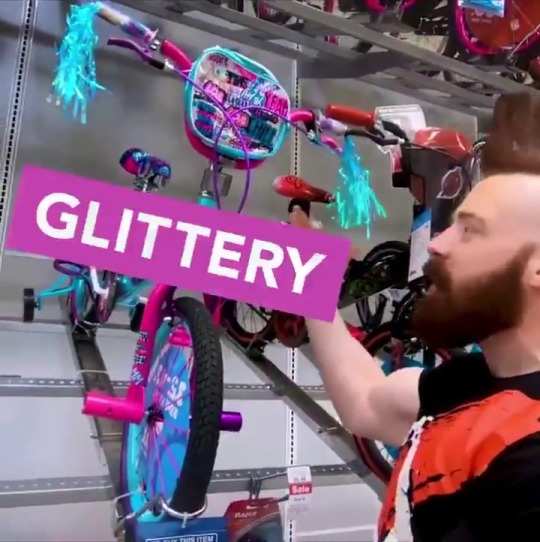 deidrelovessheamus:  New Toys R Us video with Sheamus trying to sell some bikes!