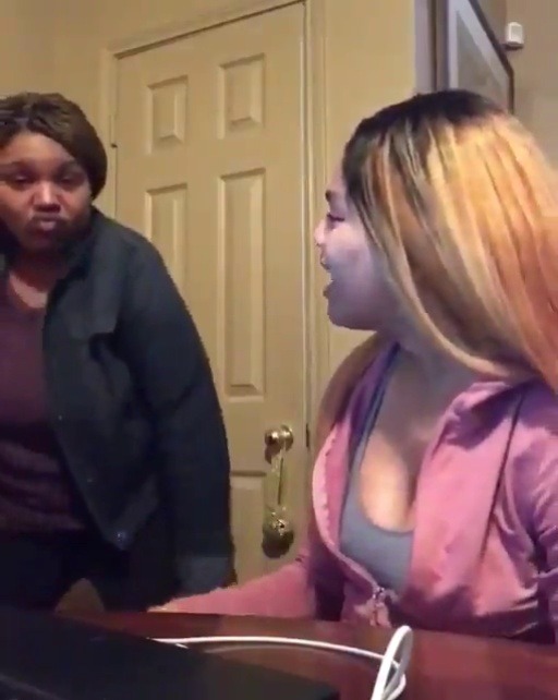 bigdaddy-cc:  dimebby:  localstarboy:  SIS TRYNA MAKE A SINGING VIDEO AND LOOK AT MY MOMMA🤦🏽‍♂️  Me as a mom…..  Honestly 😂😂😂