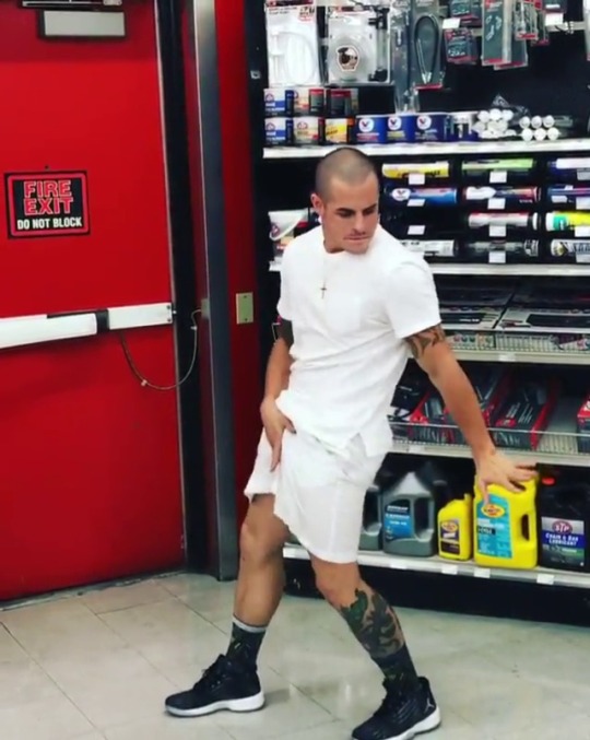mxcnchaos:  Do Your Thang Casper … 💃