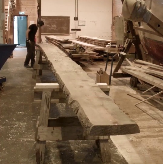 sailingshots:  forevernoon:    Hardanger fartøyvernsenter   Fremad II får ny hud. Plankane er 2,5 tommer tjukke, og ein reknar ein time i dampkassa per tomme. /Fremad II’s hull is getting planked. A rule of thumb for steaming planks is an hour per