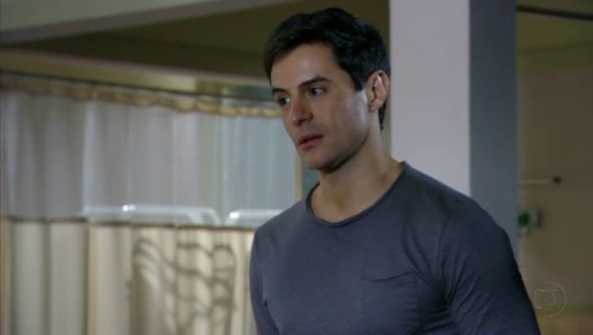 maleknockouts:Love this chloroform scene, the guy featured is so hot, and seeing him get weaker and pass out is brilliant.