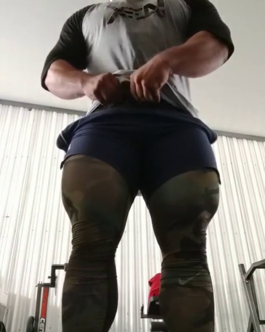 Charly Rodriguez Hernandez - Legs so pumped and bloated he struggles to strip down