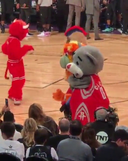 onlyblackgirl:  beyhive1992:  Blue was playing with the mascots and Diddy caught the moment on video for Beyoncé & Blue <3  All those mascots have been blessed with immortality. 