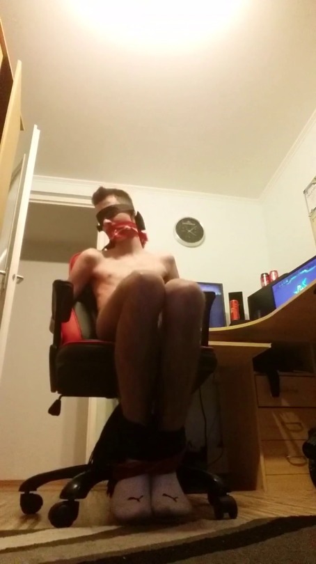 sockbound:This my friend Chris from Skype sent me some tied up videos of him 