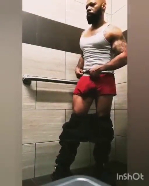 jalil32:  nipsontap:What’s really hidin on those sweatpants Follow Phatdickswag @ jalil32.tumblr.com and submit anonymous nudes photos of ASS & DiCK