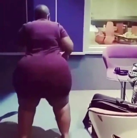 215bootylive:  Who is she😳😱🔥🔥🔥👌🏾