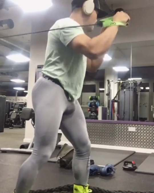 nipsontap:  Dick, Boooty, body, Lips…my new crush