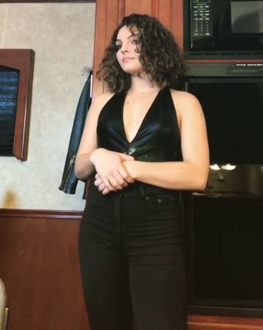 Sex camrenbicondova:  When he tells you to turn pictures