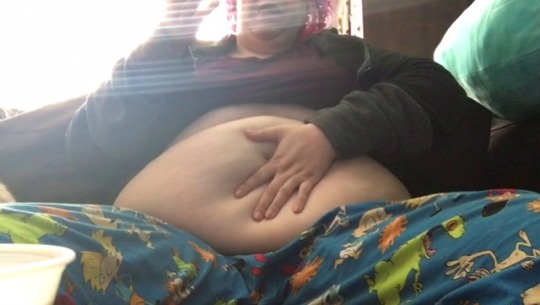 bratty-piggy-princess:Having upload issues again ☹️  Hopefully you guys will be able to enjoy this clip. Message me to see the full 20 minutes of me eat, burping and rubbing my fat belly