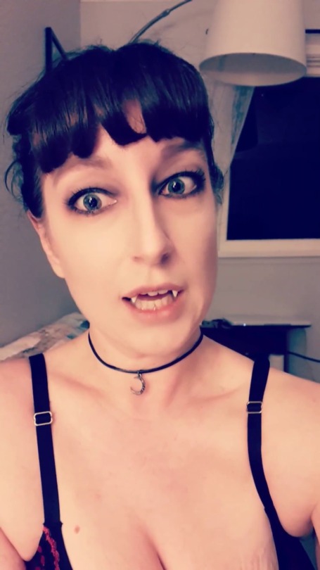 badsuccubus: badsuccubus:   A little update video for you Hellions. Don’t watch it if you value your soul. Just hearing my voice can be dangerous.   You’ve been warned 💋   Fangs are so good! 