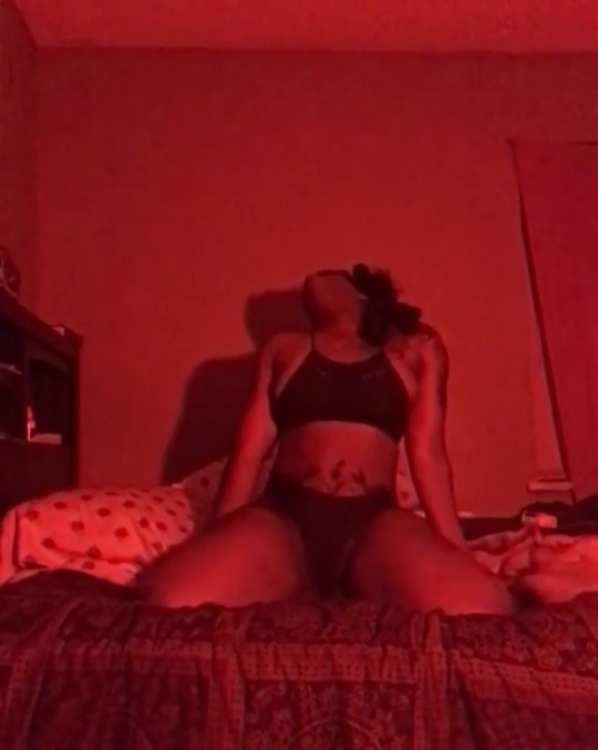 instagramnudez:  Aires225