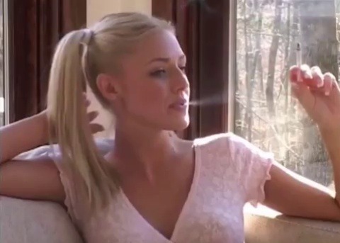 hotgsmokers: Hot blonde and pigtails 
