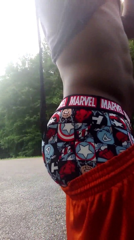 baymoncoaster:  Abs and ass 