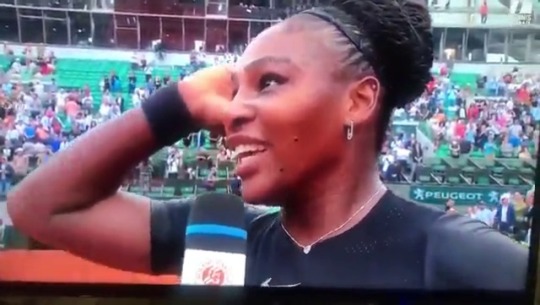 gahdamnpunk: Am I the only one who had no idea Serena could speak French? 😶😍