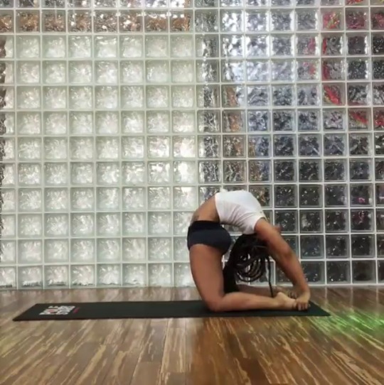 fithoneys:  @rachelfit  I WOULD LOVE FOR HER TO SUCK MY DICK FROM THAT POSITION!