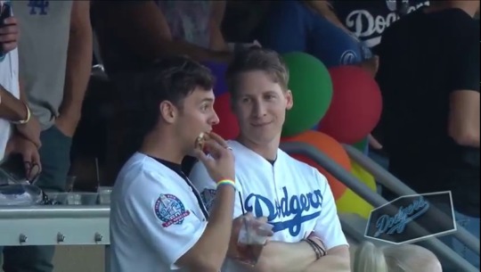 mrtomdaley: Tom & Lance on the Dodgers Stadium Kiss Cam