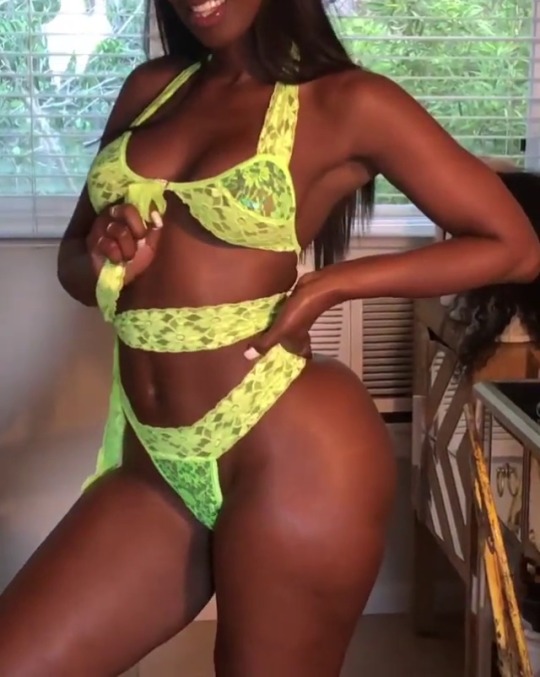 neicachorrao:  Bria Myles, a negra mais linda, gostosa e maravilhosa do mundo!#bria myles #lingerie #hot #bootylicius #ass #ebony #deliciosa #rabuda #perfeita