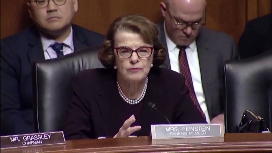 sauvamente: valkyrieofmarvel:  dicapito:  weepingbouquettyphoon:  chauiee:  Feinstein: You’re a big, powerful man. Why didn’t you [gestures pushing motion]? Crews: Senator, as a black man in America [sigh]… Feinstein: Say it as it is. I think it’s