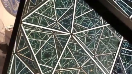 nightphoenix10: musingsofarestlessmind:  sixpenceee:  Portal Icosahedron by Anthony