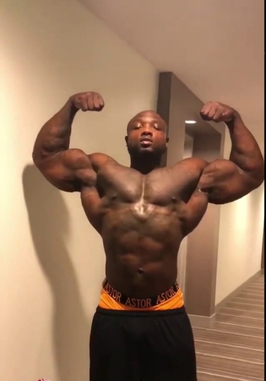 iLikeBIGDudez