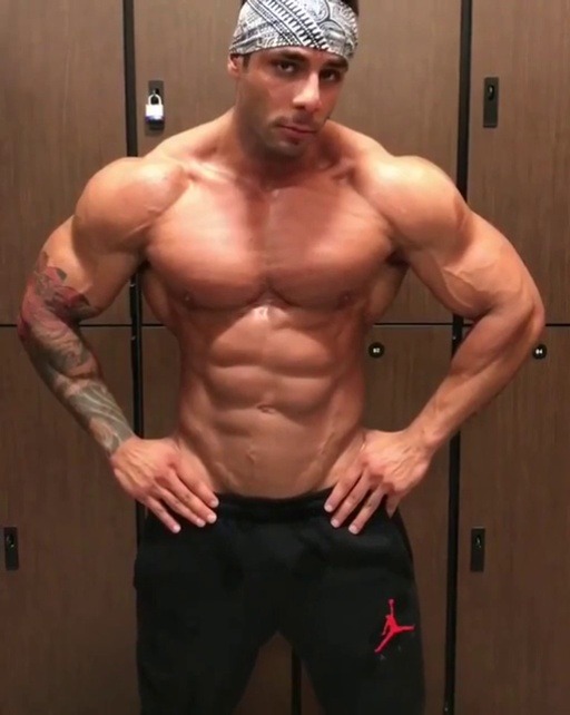 muscleworship808:  BUILT   Insane shred bruh