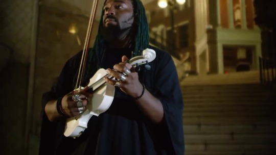 thekingdomofkazz:  brgndiknight: theoldaeroplane:   babydollbucky:  thegreynightsky:  diaryofakanemem:   Have you ever seen a violinist going APESHIT?! Be sure to check out IAmDSharp!   GO OFFF   Ok so I’ve been playing for 18 years and i’m a string