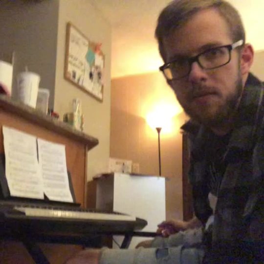 juststonecoldgay:  Practicing some piano 👌🏼
