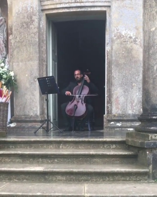 forevernoon: Classic FM Bach in the rain. Beautiful. (via Nick Squires of inthemixmusic.co.uk) 