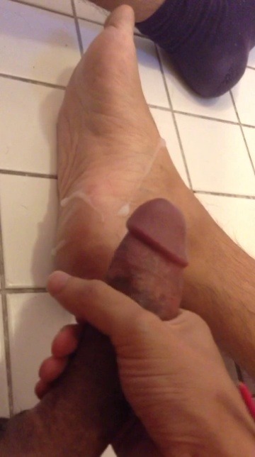 tronco1750:  Cum in muy feet