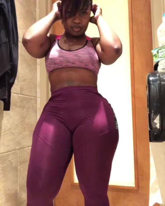 kingjazziedad:  DeliciouslySexy. Curvy. BootiDelicious Mami..Ms dB_Curves ❤️ 💜 💙 