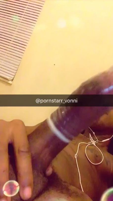 atpornstarr-underscore-vonni:  New iphone📱🤩 New vids on Deck 1👉 Vonnivids@gmail.com 