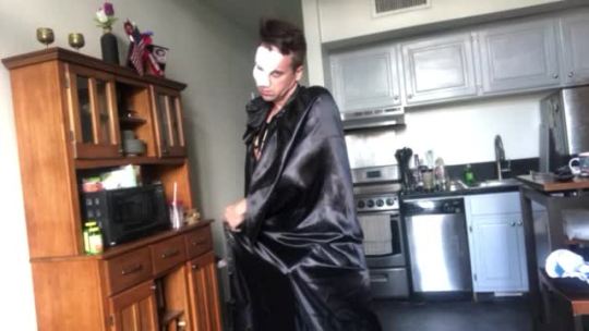 jakewillisdances:  Practicing for tomorrow night. Ever seen the Phantom shoot his load? If you’re in New Orleans on Tuesday, Oct 16, now’s your chance!PM me for details!!