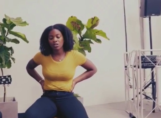 og-mako-mori:Ari Lennox - whipped cream acoustic