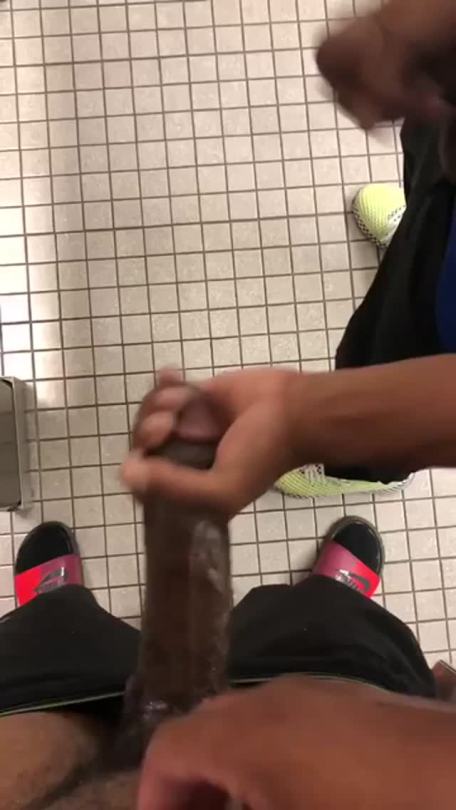 mrdeepdick:  ceewhateyecee:    Co-worker Goals 🍆🍆 💯