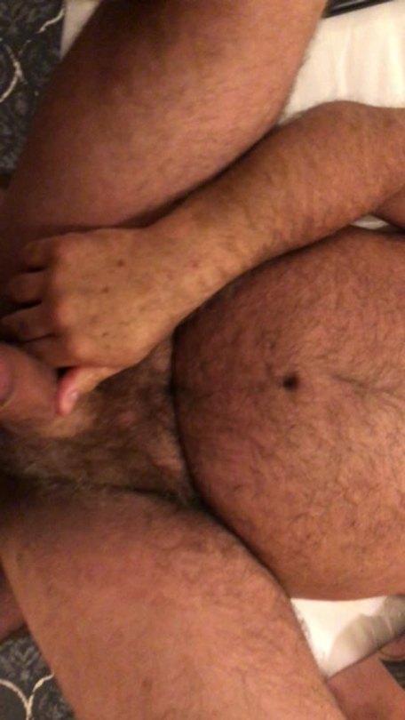 kirpil-12:  daddysweetass: bear-tum:  hairytroublebears:  4419  Want this silver-nut-furred bottom  Adamın götüne sokarken zevkten boşalıyor