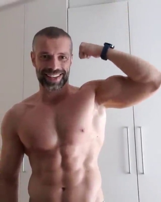 Muscle dads