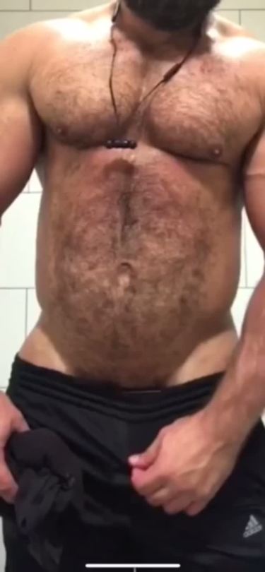 xxxnewstitch:  eurojock131:  Clean this musky ass boy.   Muy yo 