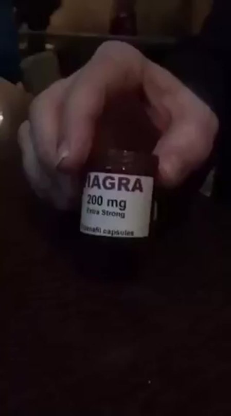 j-magra: Comprobación de Viagra en buen estado….  