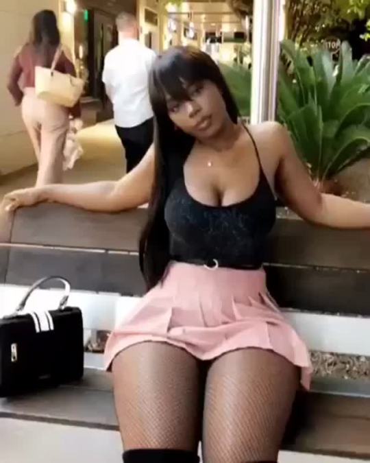 kingjazziedad:  DeliciouslySexy. CurvyLicious. BootiDelicious MaMs Uchemba ❤️ ❤️ ❤️ 