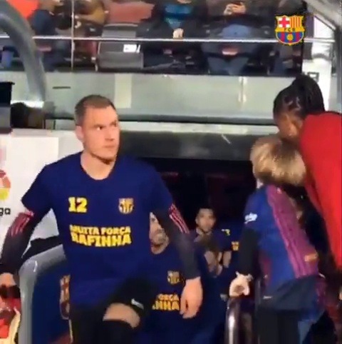 piquira:   Someone’s wished @3gerardpique luck before the game  #BarçaVillarreal