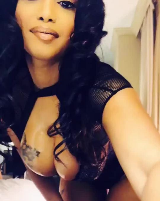 eyeluvthickwomen:  