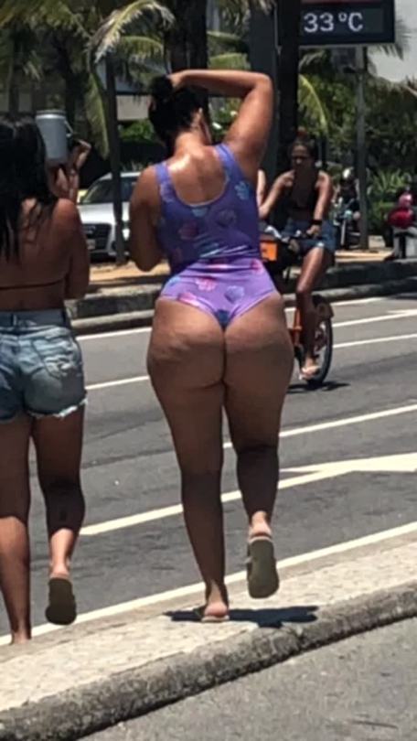 leez18:  tropicalbeachcowboy: shit nice big jiggly ass 